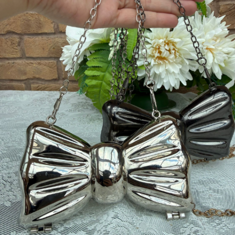 Mini Acrylic Metal Bow Clutch Bag